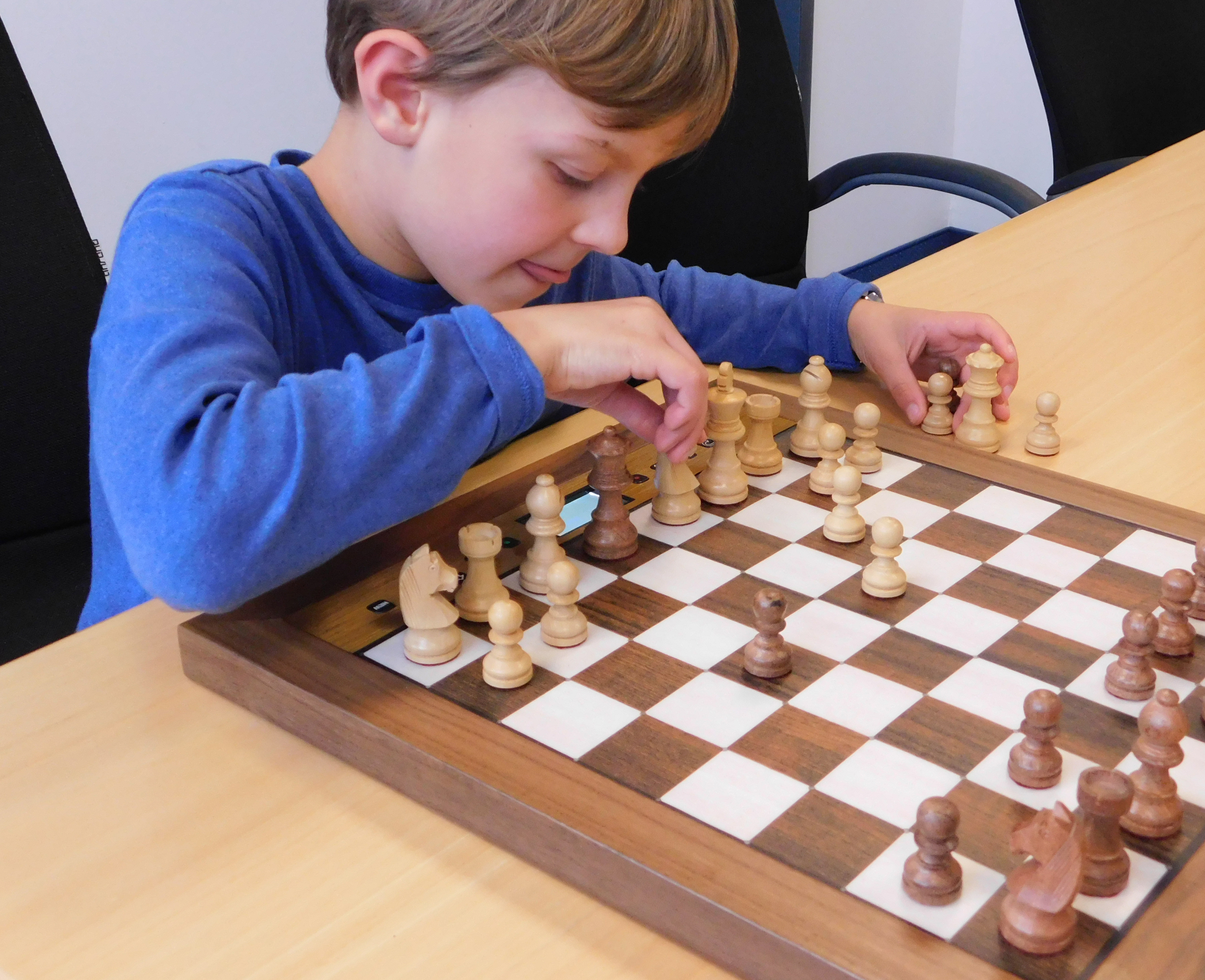 M830_The-King-Perfomance_Kind4